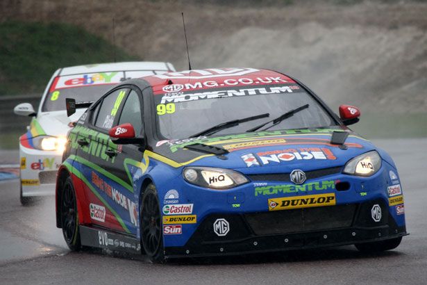 Jason Plato being chased by Rob Collard
