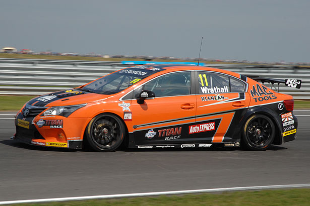 Pole-sitter Frank Wrathall on his way to 2nd place for Dynojet