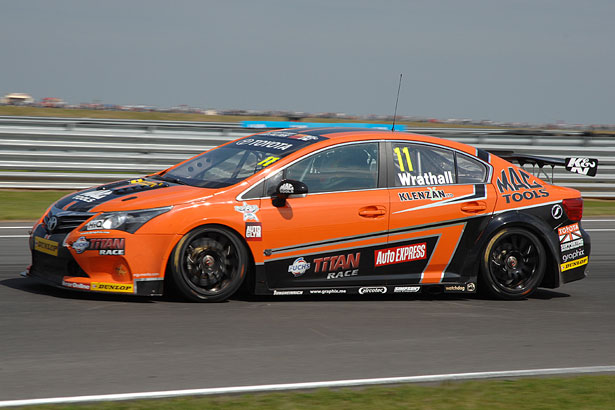 Pole-sitter Frank Wrathall on his way to 2nd place for Dynojet
