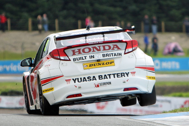 Gordon Shedden was fastest in the 1st free practice session
