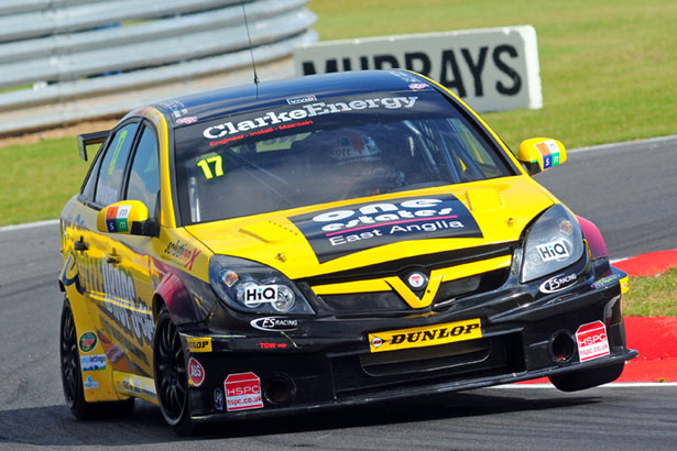 Dave Newsham won the 3rd race for Team ES Racing.com at Snetterton