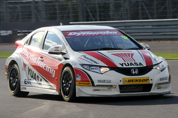 Gordon Shedden struggled and qualified in 19th place