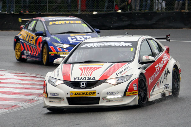 Matt Neal being chased by Andrew Jordan