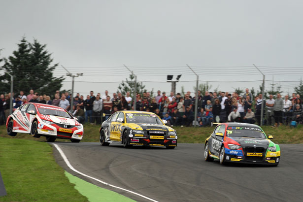Turkington, Austin and Shedden fighting for the lead