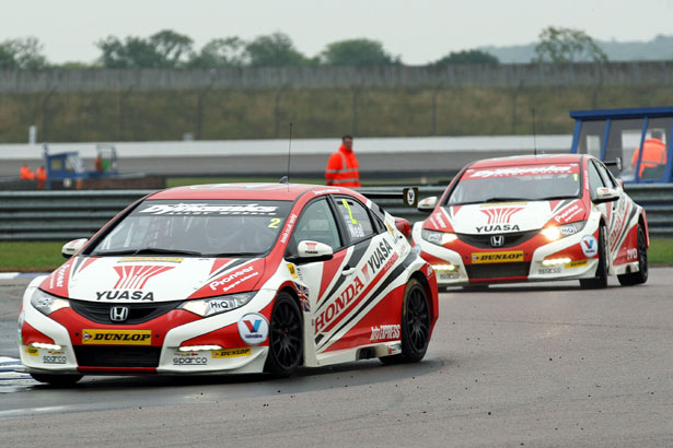 Matt Neal and Gordon Shedden were fastest in the first session