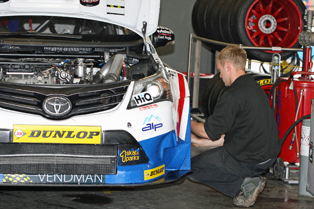 Preparing the Speedworks Motorsport Toyota Avensis for testing