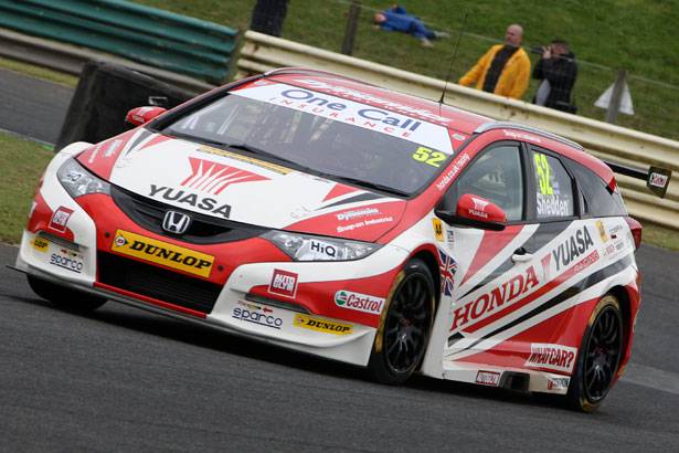 Gordon Shedden in the Yuasa Racing Honda Civic Tourer