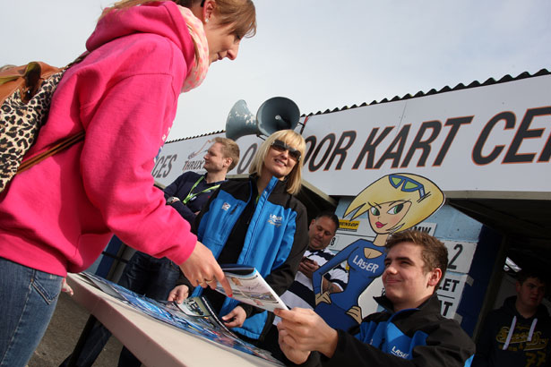 Aiden Moffat meeting the fans