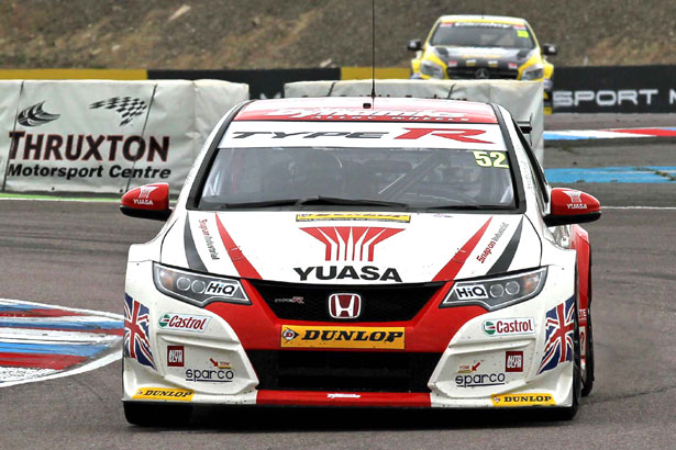 Gordon Shedden on his way to winning the first race of the day