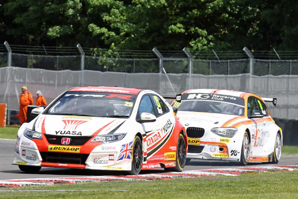 Matt Neal and Andy Priaulx battle for 2nd place