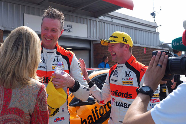 Matt Neal and Gordon Shedden add another 2 podiums to their 2016 collection