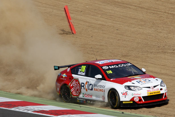 Ashley Sutton pushing hard in his MG Racing RCIB Insurance MG6GT