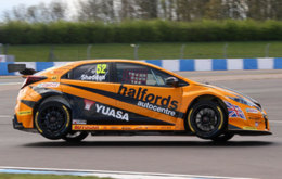 Gordon Shedden pushing hard in his Honda Civic Type R