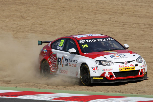 Ashley Sutton in his MG Racing RCIB Insurance MG6GT