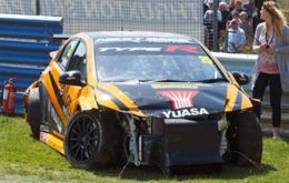 Carnage on track ended the first race from Thruxton