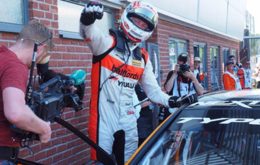 Matt Neal wins the third race from Oulton Park