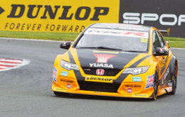 Gordon Shedden in his Halfords Yuasa Racing Honda Civic Type R