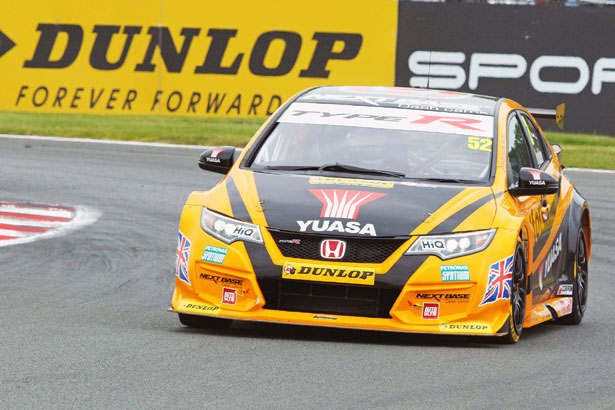 Gordon Shedden in his Halfords Yuasa Racing Honda Civic Type R