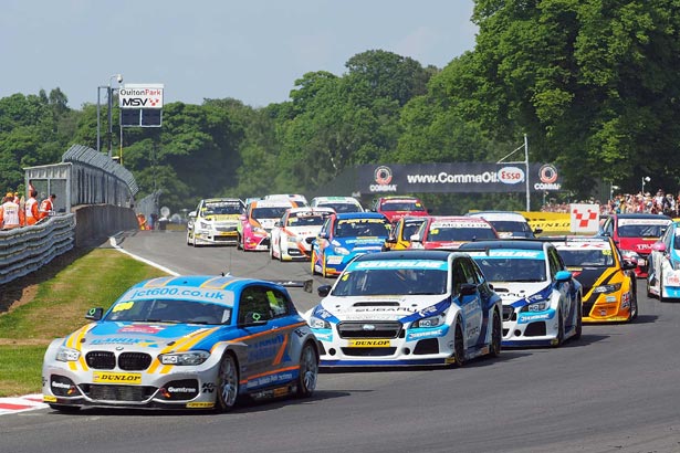 Sam Tordoff leads the field heading to Croft Circuit