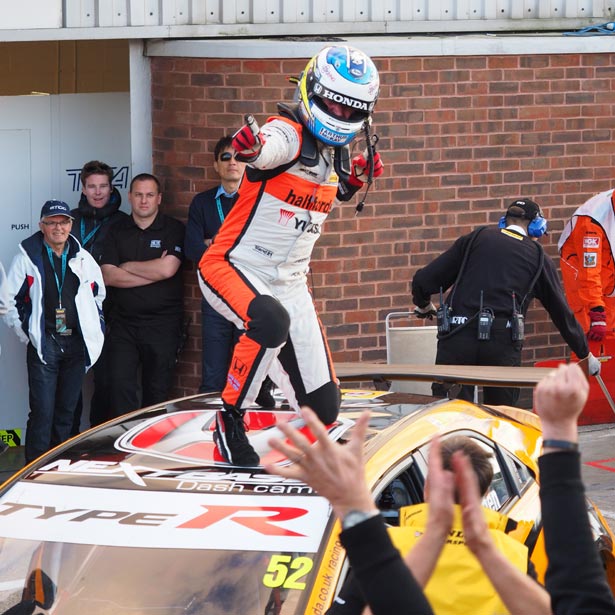 Gordon Shedden celebrates his 3rd Drivers' Championship title