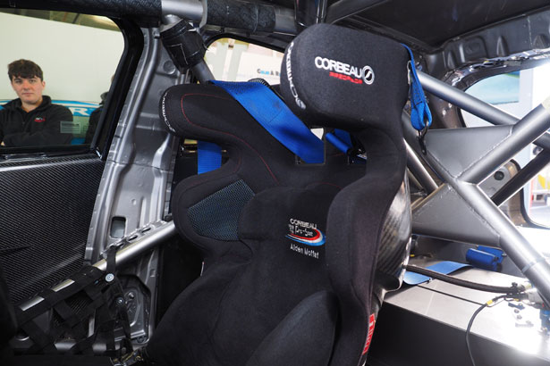 The Corbeau Predator race seat