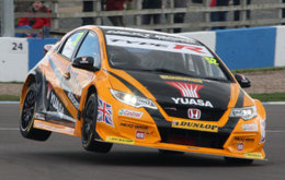 Gordon Shedden in his Halfords Yuasa Racing Honda Civic Type R