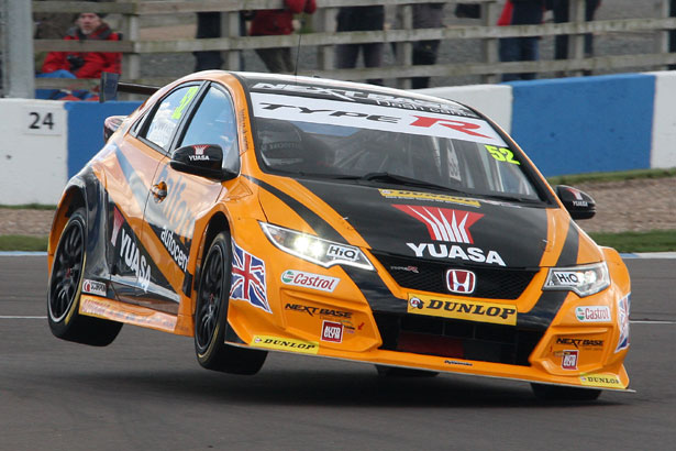 Gordon Shedden in his Halfords Yuasa Racing Honda Civic Type R