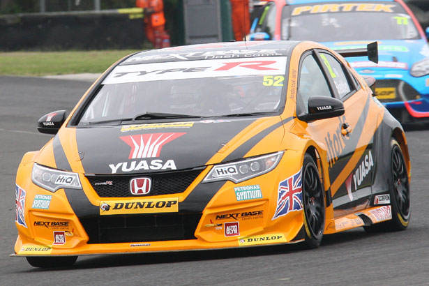 Gordon Shedden ended the first half of the season in 9th place